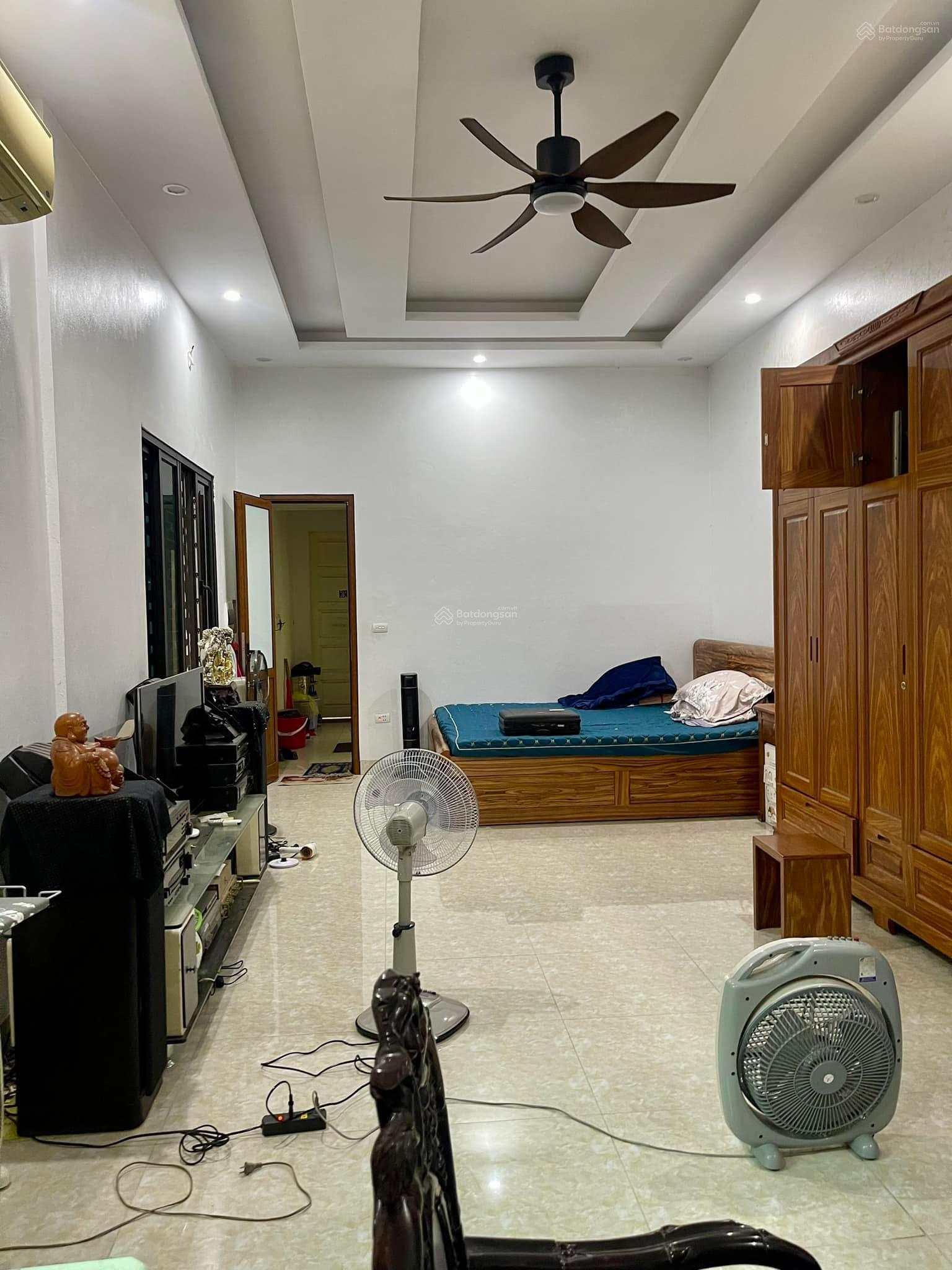 Tôi chính chủ bán nhà Hoàng Ngân - 46m2 - 20m ra ô tô - view hồ - giá tốt 9,3 tỷ