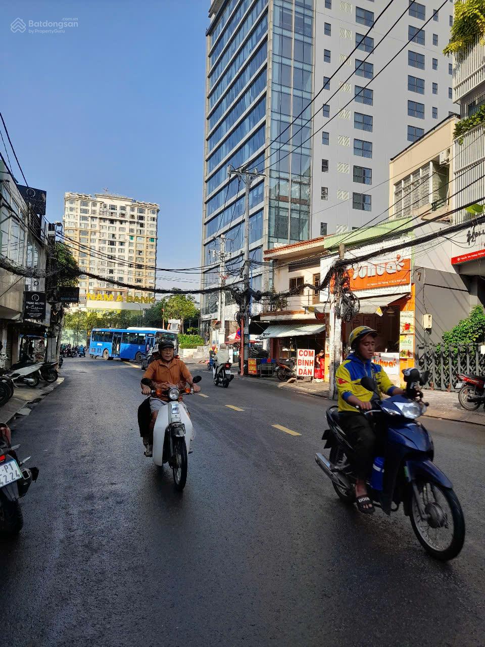 Bán Nhà chính chủ 11 - MT Nguyễn Văn Thương ̣, D1 - 4x22m-4 tầng giá 21 tỷ tl