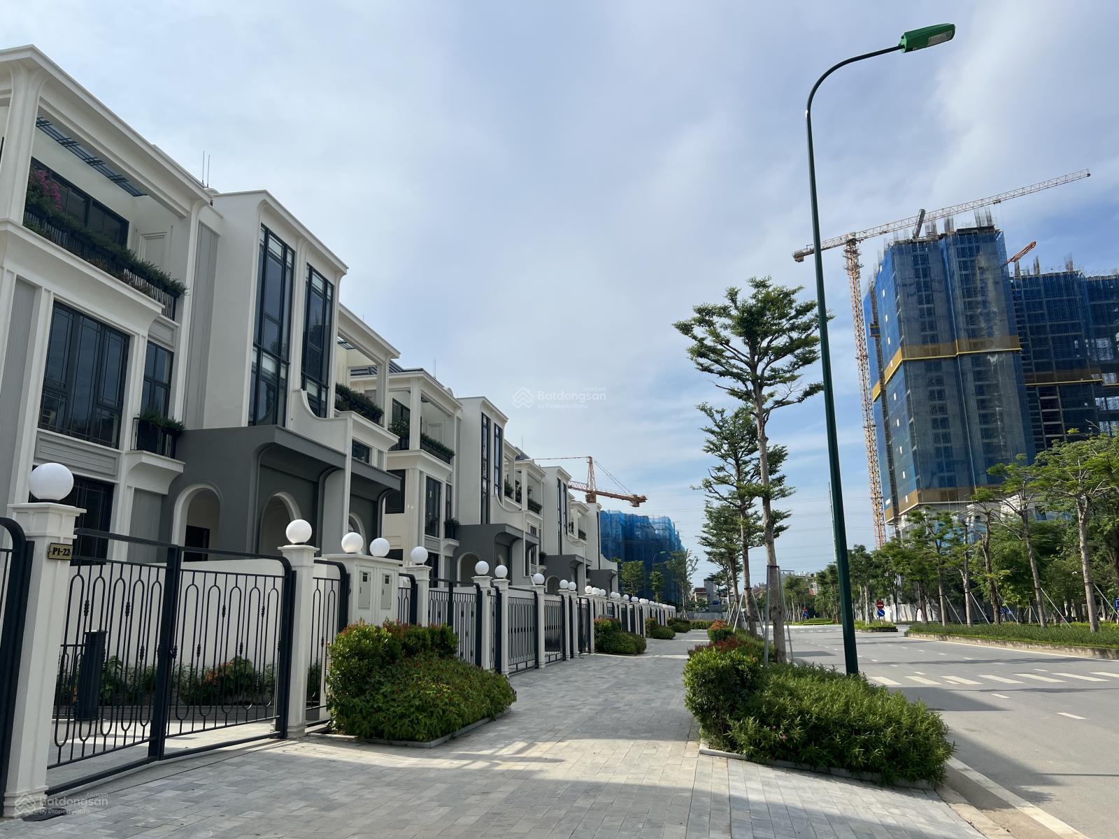Mở bán biệt thự liền kề khu Ciputra ngay cạnh công viên 65ha. Giá chỉ hơn 300tr/m2 Mở bán biệt thự liền kề khu Ciputra ngay cạnh công viên 65ha. Giá chỉ hơn 300tr/m2