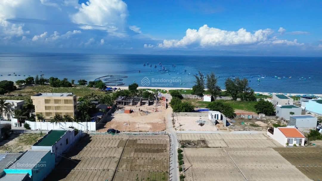 Shophouse Seaside 3 tầng mặt biển Hòn Đỏ Ninh Thuận