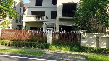 Bán biệt thự đơn lập KĐT Sunny Garden Sài Sơn, Quốc Oai: 300m2, xây: 3 tầng + tum. 35 tỷ TL nhanh
