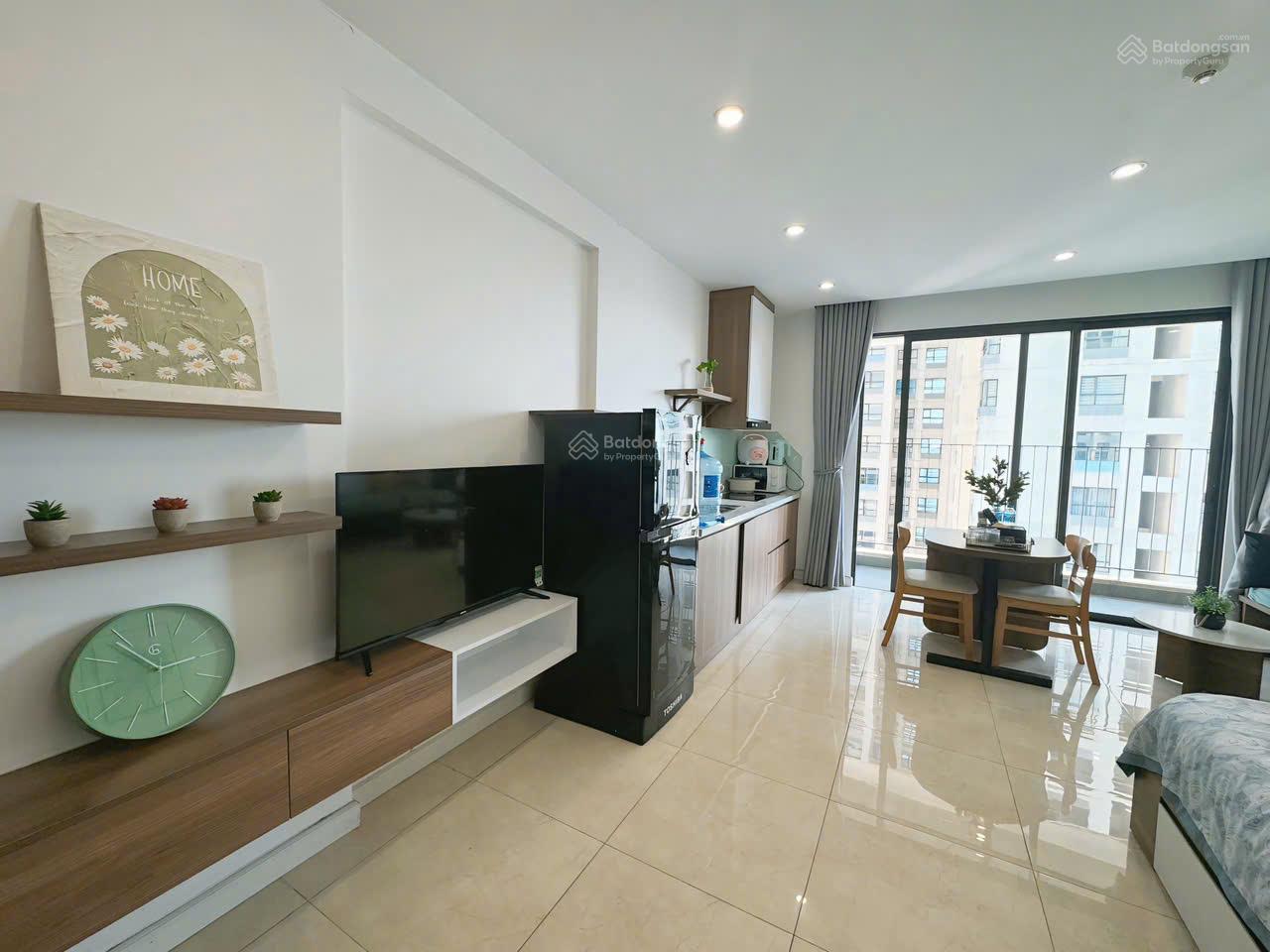 Chính chủ gửi bán căn studio tại D'Capitale - 38m2 - 3,2 tỷ - sẵn HĐ thuê 13tr - đã có sổ Chính chủ gửi bán căn studio tại D'Capitale - 38m2 - 3,2 tỷ - sẵn HĐ thuê 13tr - đã có sổ