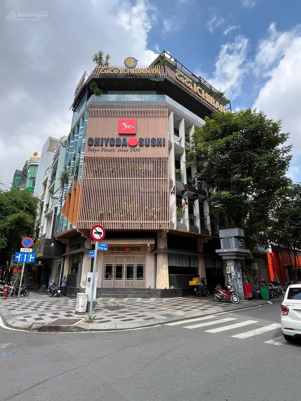 Bán tòa văn phòng hầm + 8 tầng MT Hoàng Sa Quận 1, DT: 21x21m - DTSD: 2000m2 giá 130 tỷ Bán tòa văn phòng hầm + 8 tầng MT Hoàng Sa Quận 1, DT: 21x21m - DTSD: 2000m2 giá 130 tỷ