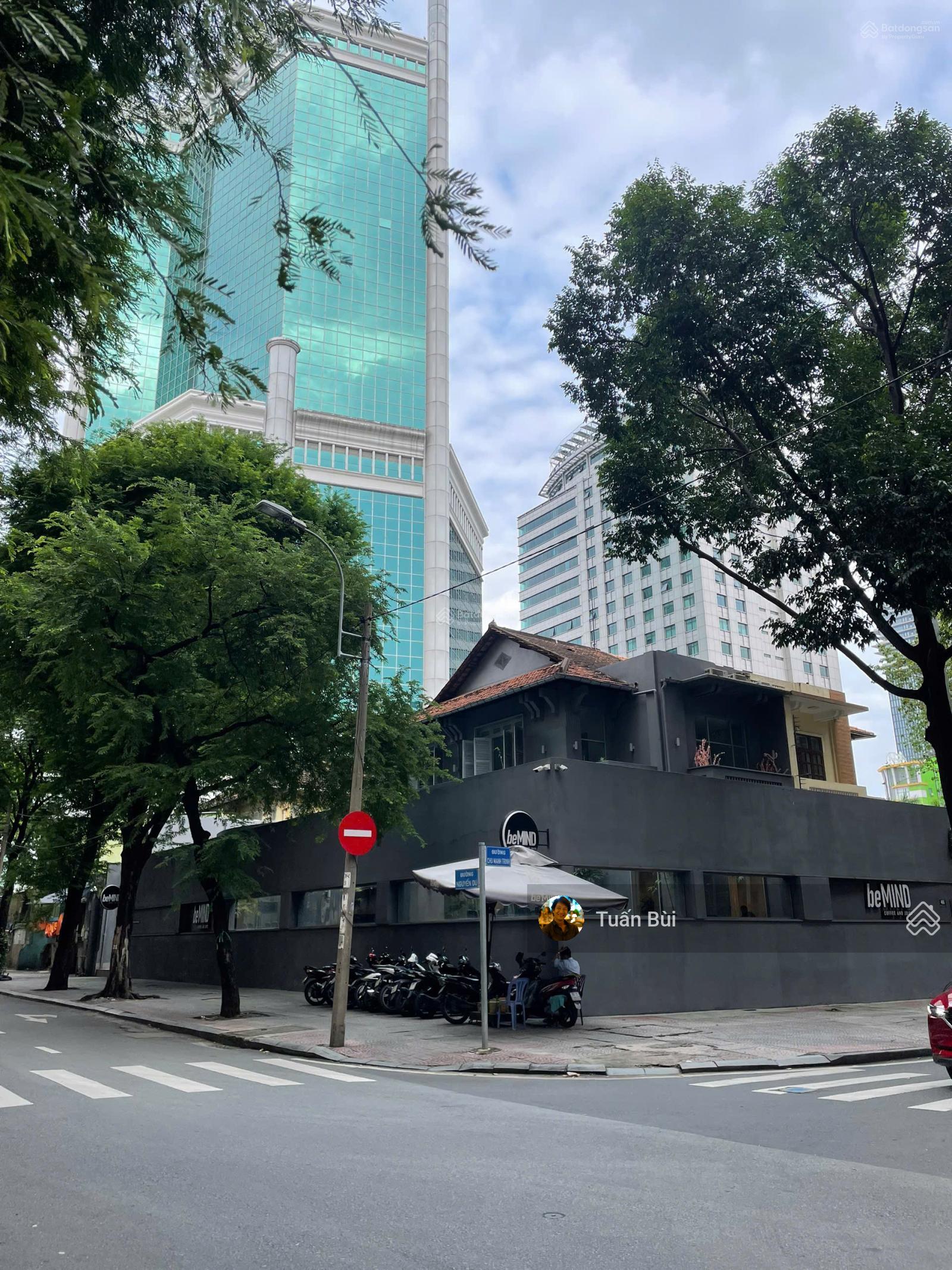 Bán nhà MT đường Nguyễn Hữu Cầu Q1, sát chợ Tân Định DT 13x23m - ~400 triệu / m2