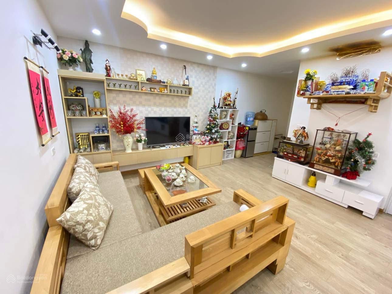 Chính chủ cần bán căn hộ 85m2 gồm 2 ngủ, 2vs. Chung cư Dương Đình Nghệ nội thất đầy đủ giá 5,9 tỷ