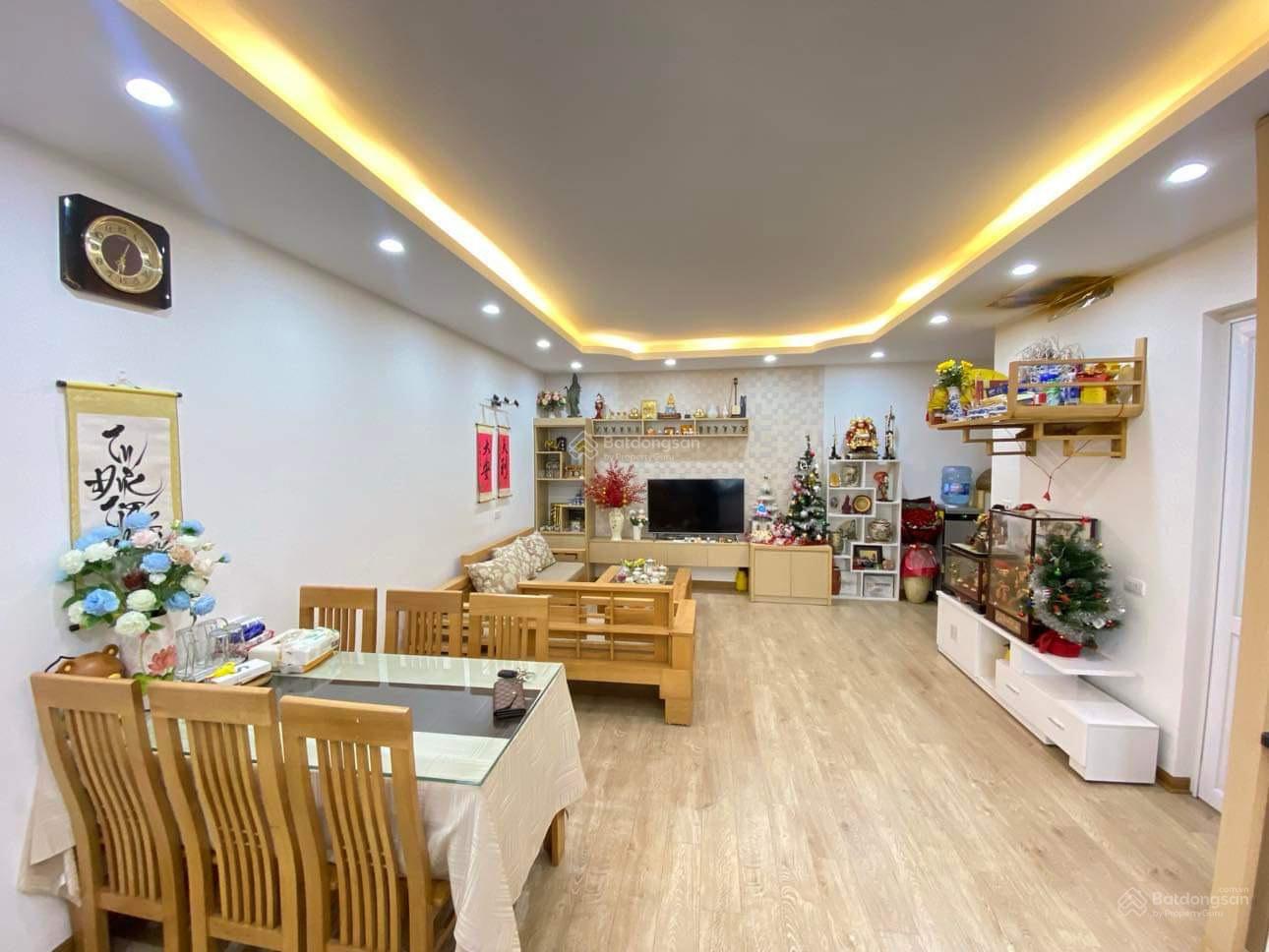Chính chủ cần bán căn hộ 85m2 gồm 2 ngủ, 2vs. Chung cư Dương Đình Nghệ nội thất đầy đủ giá 5,9 tỷ