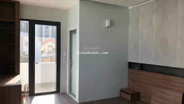 Nhà xây mới, đồ nội thất đầy đủ, công năng đầy đủ, chủ nhà cần tiền bán gấp thương lượng mạnh