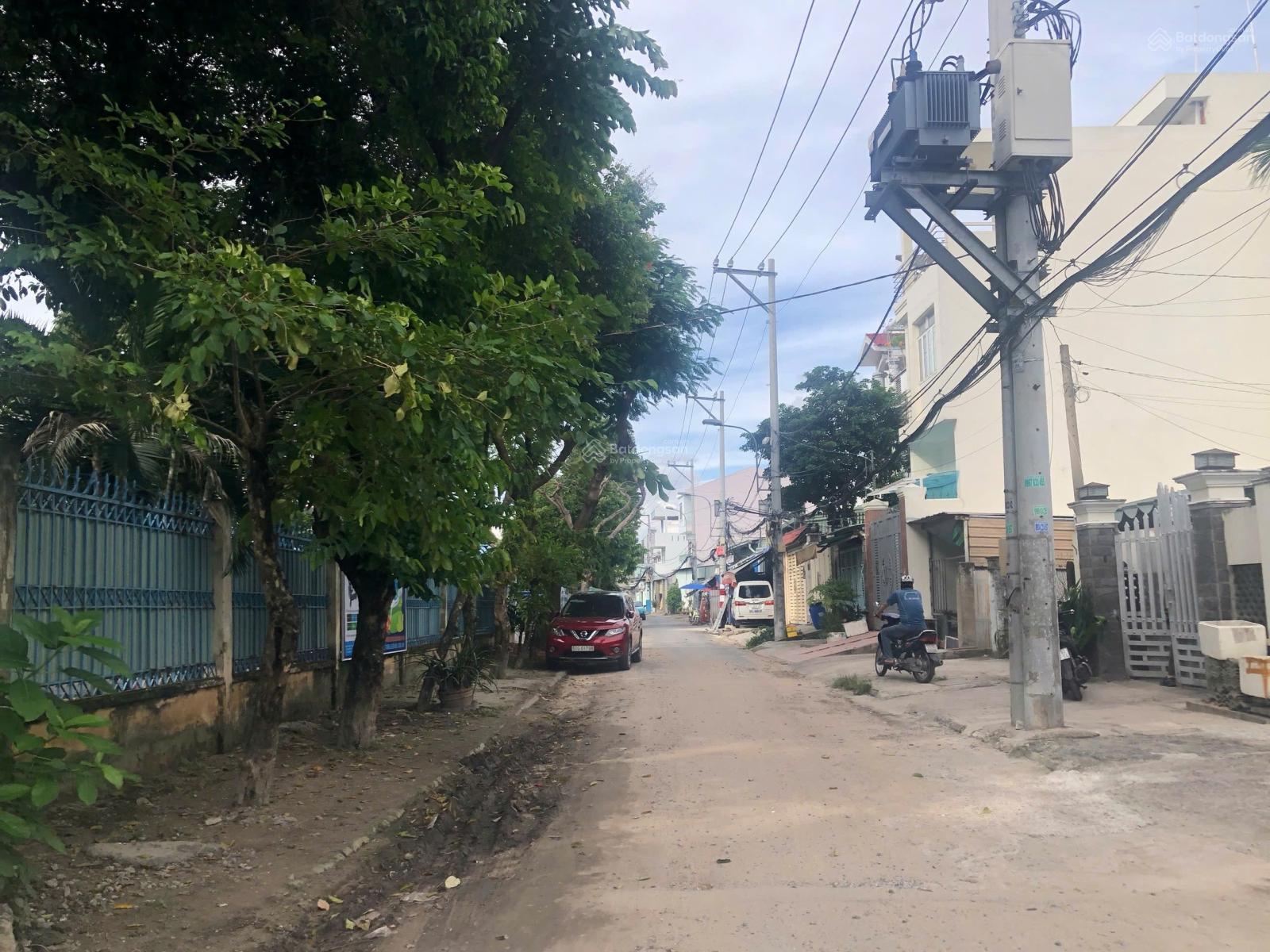 Nhà 1T1L Phạm Văn Đồng - Tô Ngọc Vân 95m2, 6 tỷ TL mạnh. LH 0786 783 ***