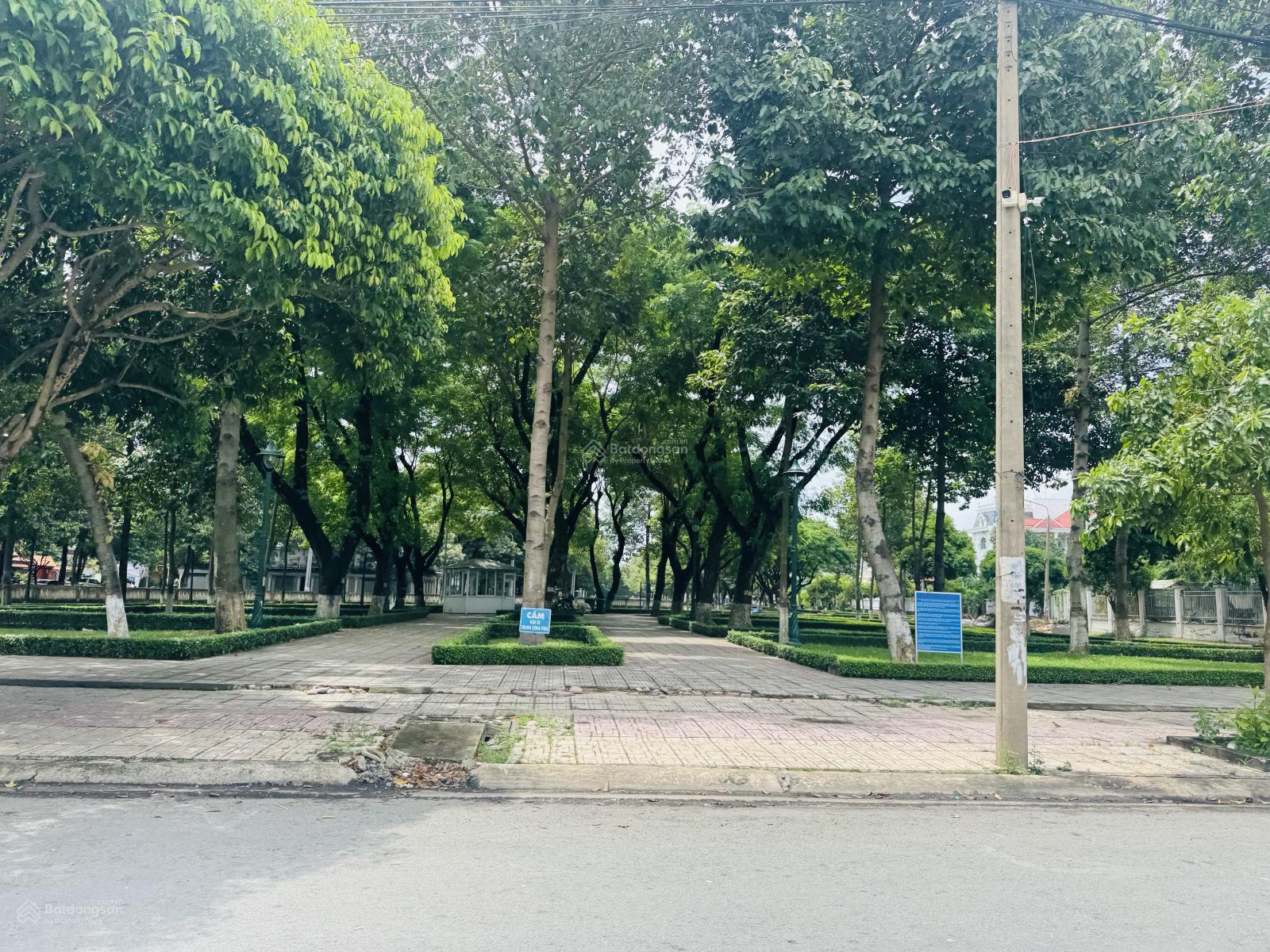 Cho thuê nhà 1 trệt 3 lầu gốc 2 mặt tiền đường N1 Võ Thị Sáu, kdc D2D