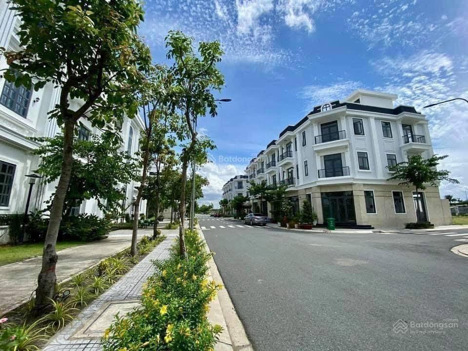 Chính chủ bán nhà phố 1T2L DT 240m2 SHR giá 2.850tỷ KDC Thắng Lợi Central Hill Gò Đen Bến Lức LA