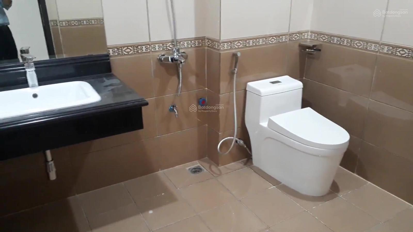 Biệt thự căn góc KĐT Trung Yên, 260m2, 5 tầng, 1 hầm, thang máy, điều hòa, 50tr/tháng