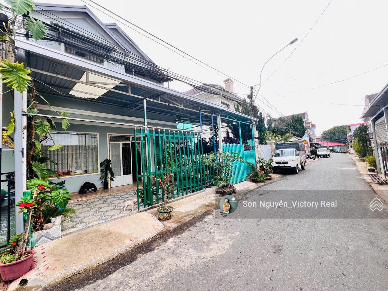 Bán nhà riêng 2 mặt tiền tại Nguyễn Thái Bình, P12, Đà Lạt, 5 tỷ, 113m2, giá rẻ nhất khu vực Bán nhà riêng 2 mặt tiền tại Nguyễn Thái Bình, P12, Đà Lạt, 5 tỷ, 113m2, giá rẻ nhất khu vực