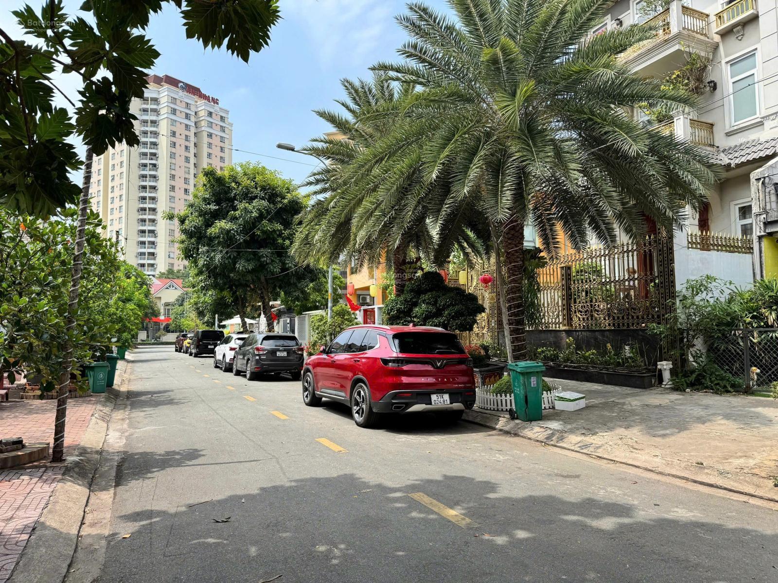 Bán biệt thự hầm 4 tầng 730m2 sàn đường Số 18 An Phú An Khánh - Giá 52 tỷ