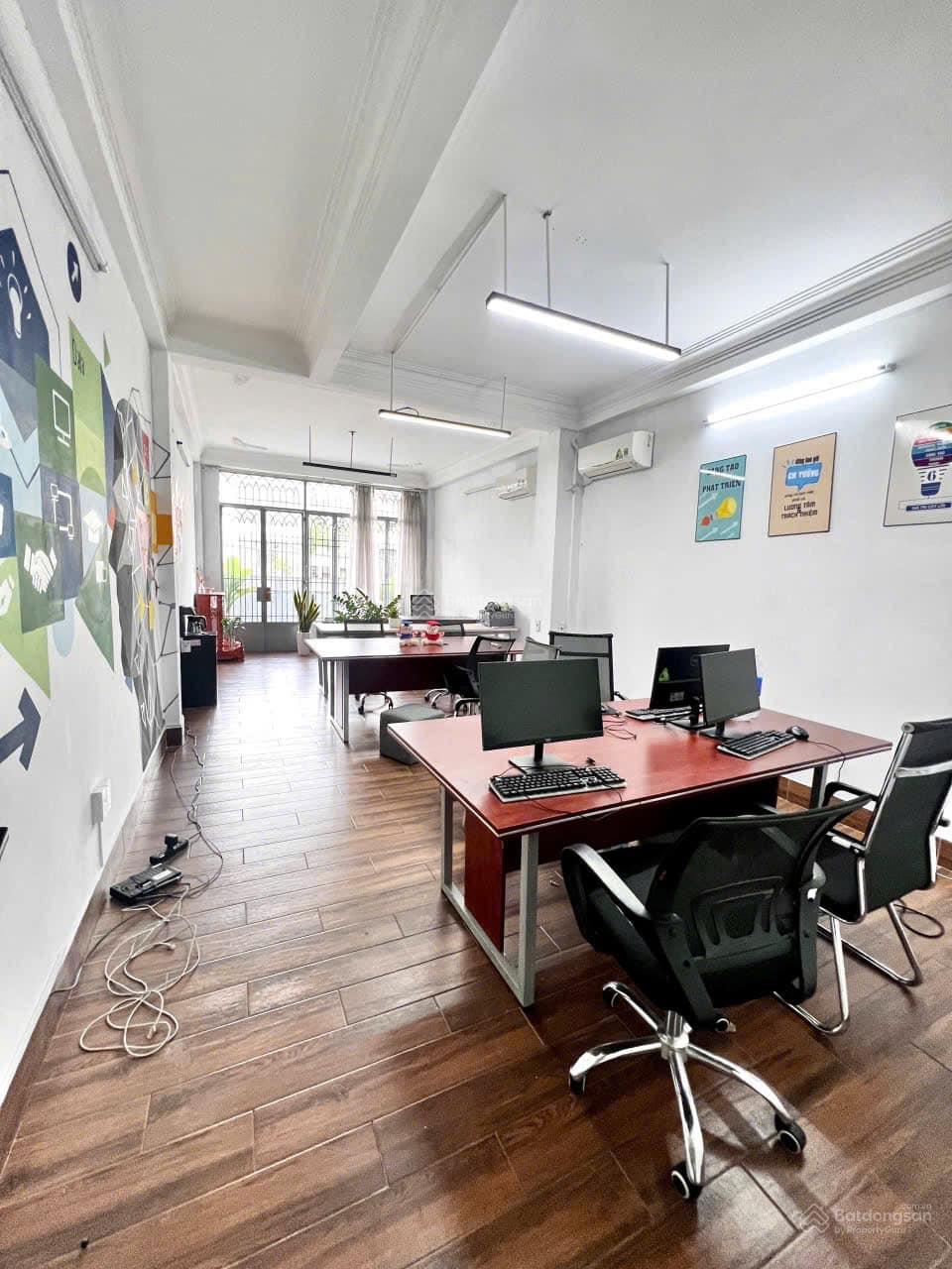 Cho thuê văn phòng Hoàng Cầu diện tích 30m2, giá 4.5 tr/th khách nhượng