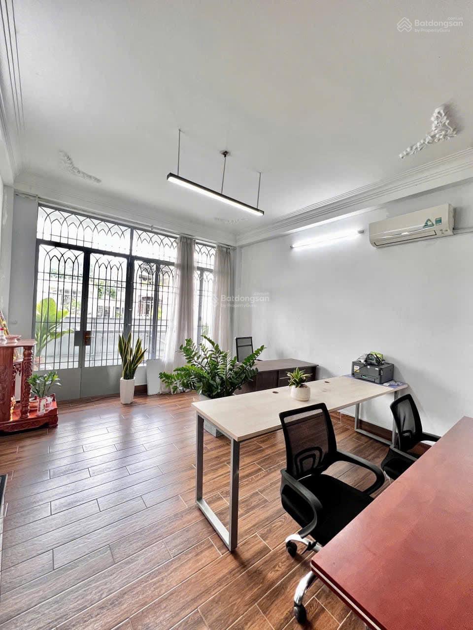 Cho thuê văn phòng Hoàng Cầu diện tích 30m2, giá 4.5 tr/th khách nhượng