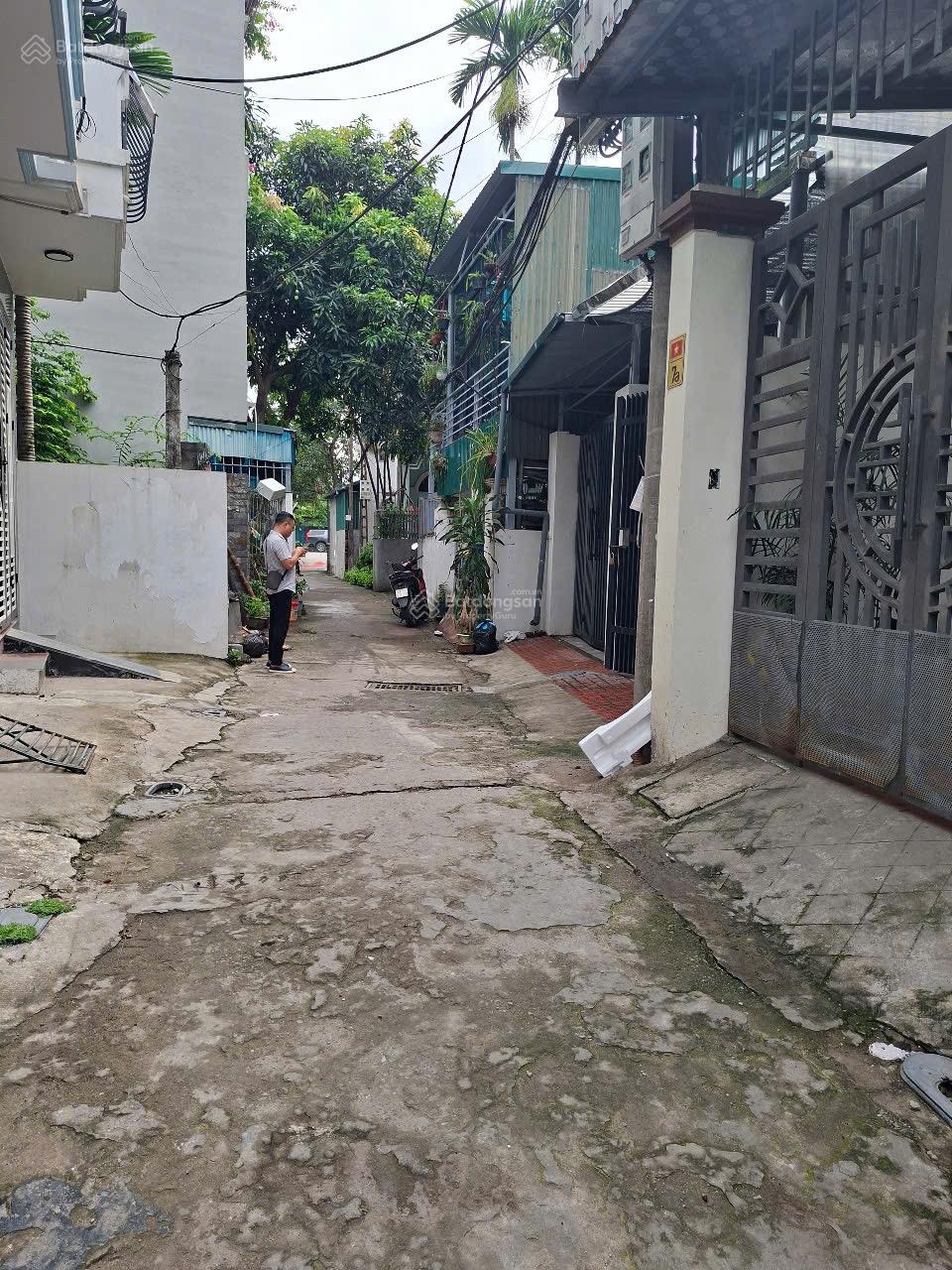 Xuân đỗ 2,6tỷ 33m2 đất trong đê - nở hậu - gần ngay khu phân lô Xuân Đỗ - trường - chợ