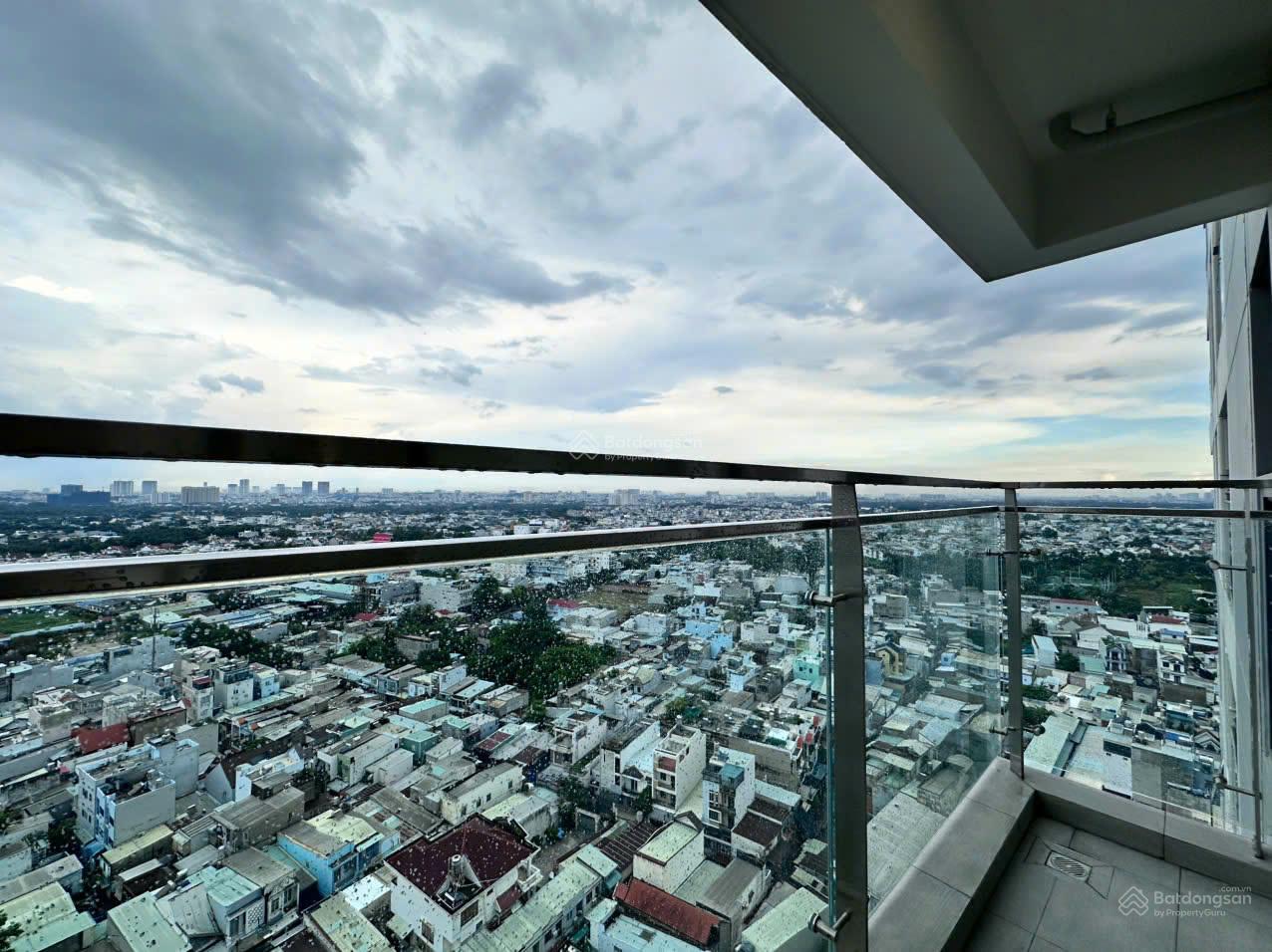 Cho thuê CC đẹp tại Urban Green, 15tr, 202m2, 4PN, 3WC nhà view tầng cao, thoáng mát LH 0886 277 ***