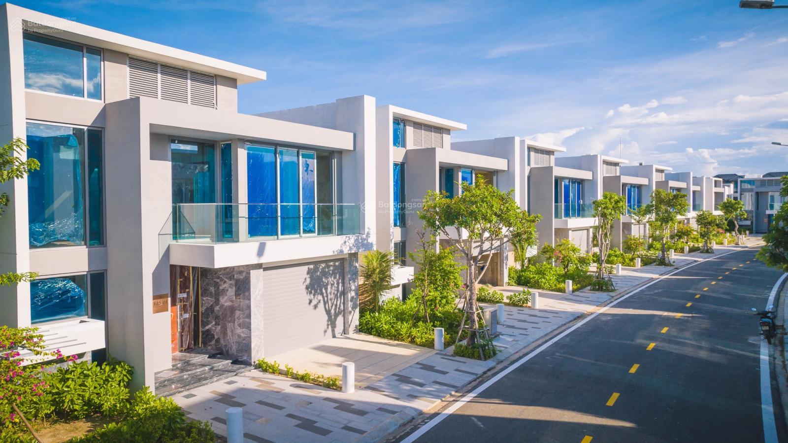 Căn biệt thự siêu đẹp BT9 nằm trên trục thông thoáng 20.5m, kết nối thuận tiện ra biển, sân golf