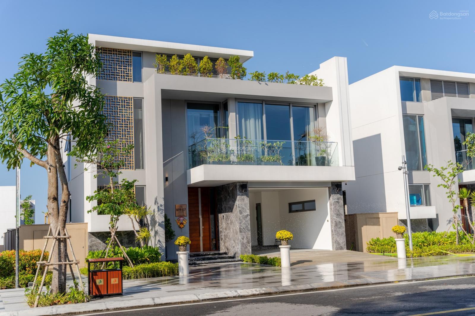 Căn biệt thự siêu đẹp BT9 nằm trên trục thông thoáng 20.5m, kết nối thuận tiện ra biển, sân golf