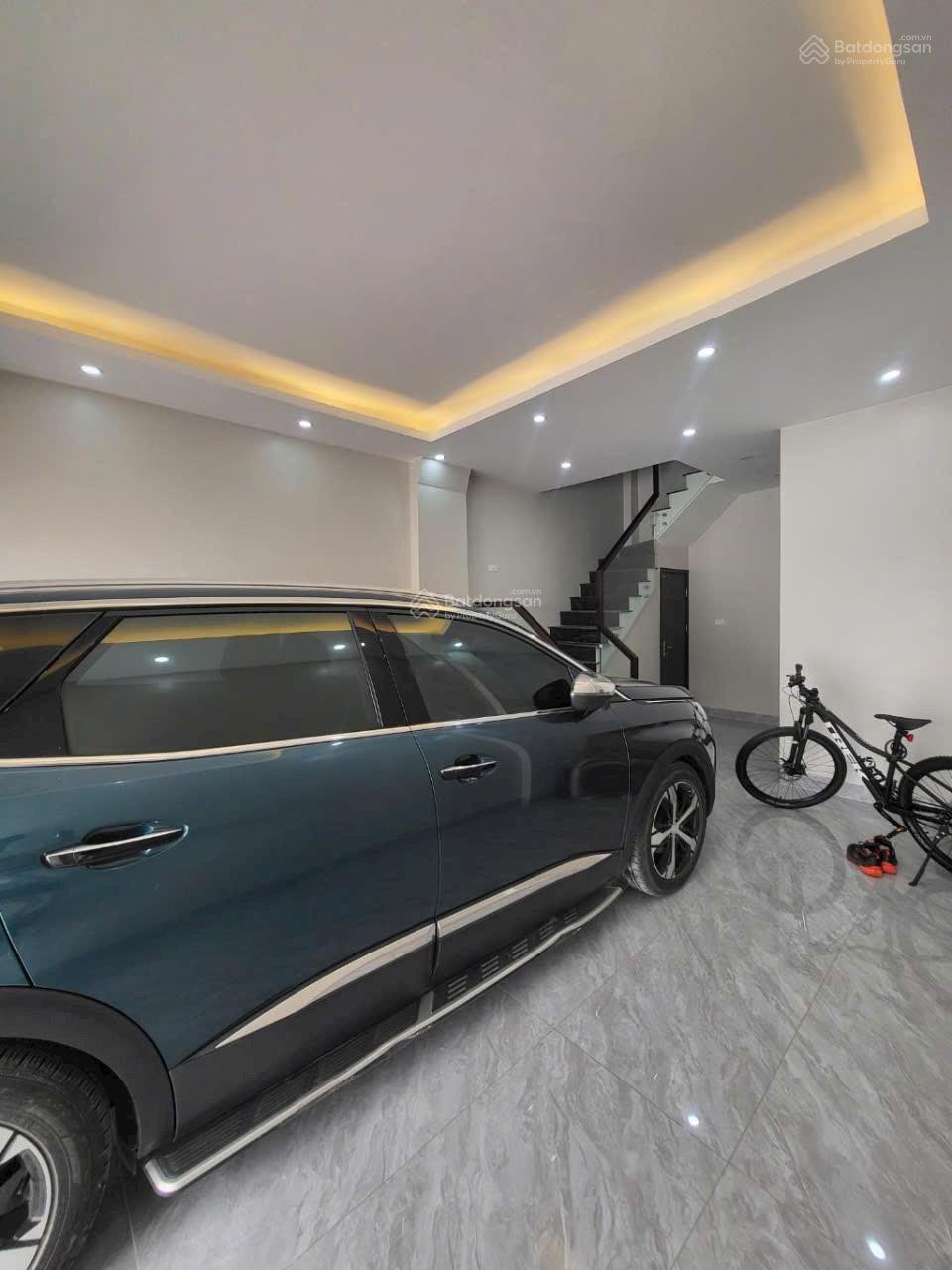 Bán nhà phố Nguyễn Lam - Phúc Đồng 42m2, 7 tầng, thang máy, 13.4 tỷ Gara xe 7 chỗ, mặt tiền 4.8 m Bán nhà phố Nguyễn Lam - Phúc Đồng 42m2, 7 tầng, thang máy, 13.4 tỷ Gara xe 7 chỗ, mặt tiền 4.8 m