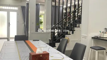 Bán biệt thự liên kế vườn khu Hưng Thái, Phú Mỹ Hưng, Q. 7, giá: 35 tỷ, sổ hồng. LH: 0979 762 ***