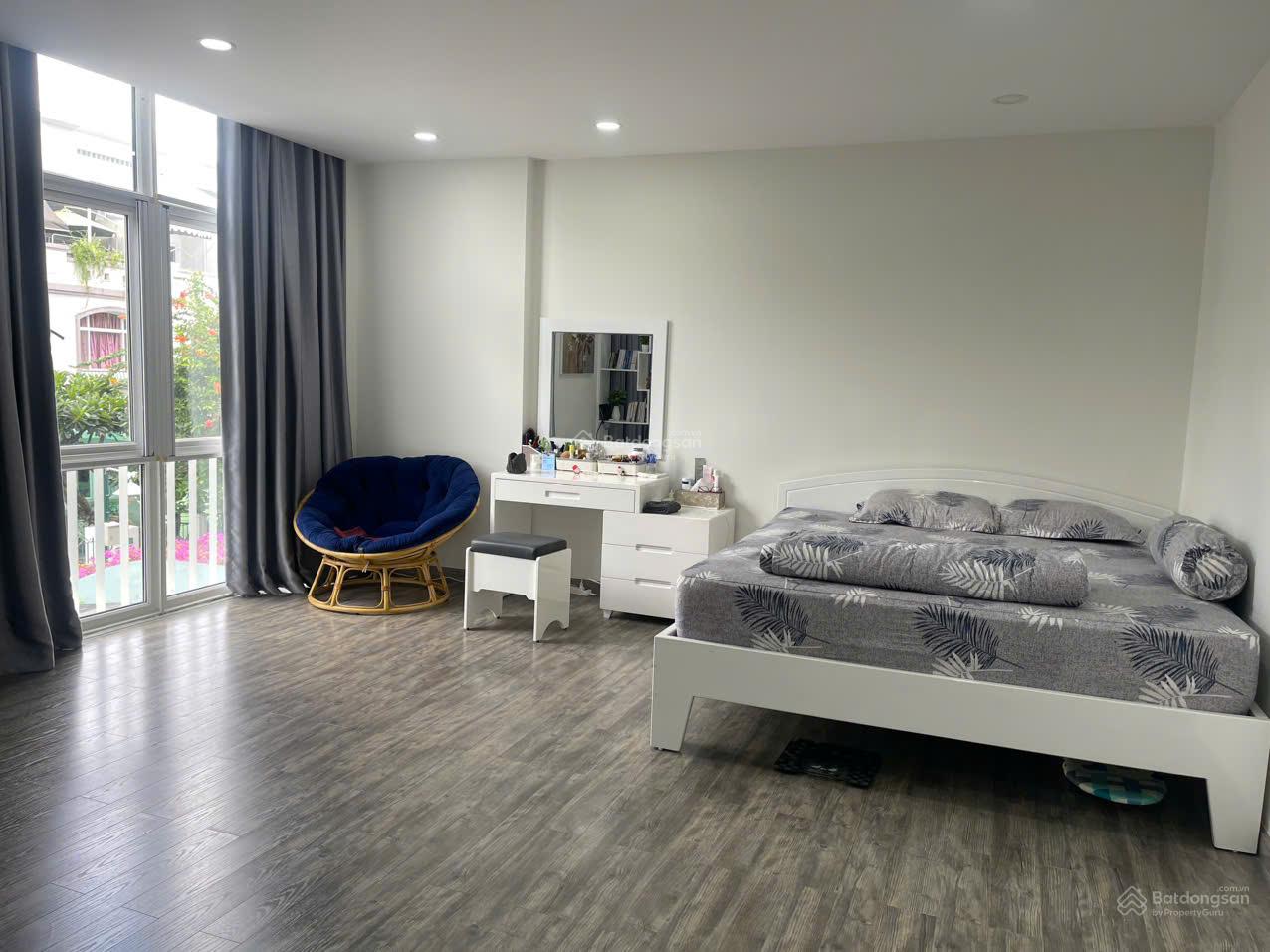 Bán biệt thự liên kế vườn khu Hưng Thái, Phú Mỹ Hưng, Q. 7, giá: 35 tỷ, sổ hồng. LH: 0979 762 ***