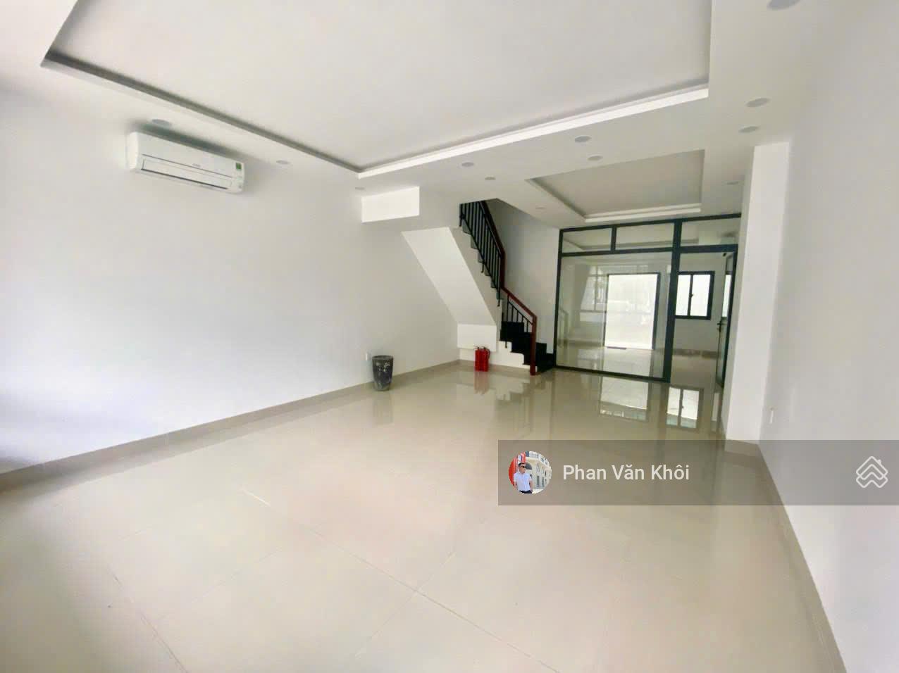 Cho thuê nhà phố tại Vạn Phúc City, 1 hầm 4 lầu, diện tích: 5x22m, DTSD 400m2 sàn