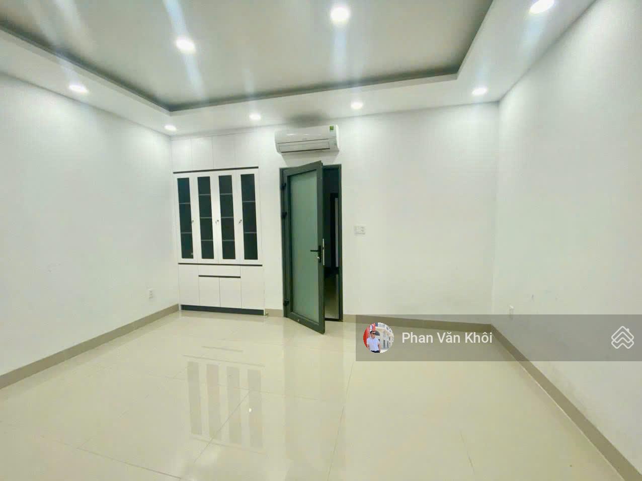 Cho thuê nhà phố tại Vạn Phúc City, 1 hầm 4 lầu, diện tích: 5x22m, DTSD 400m2 sàn