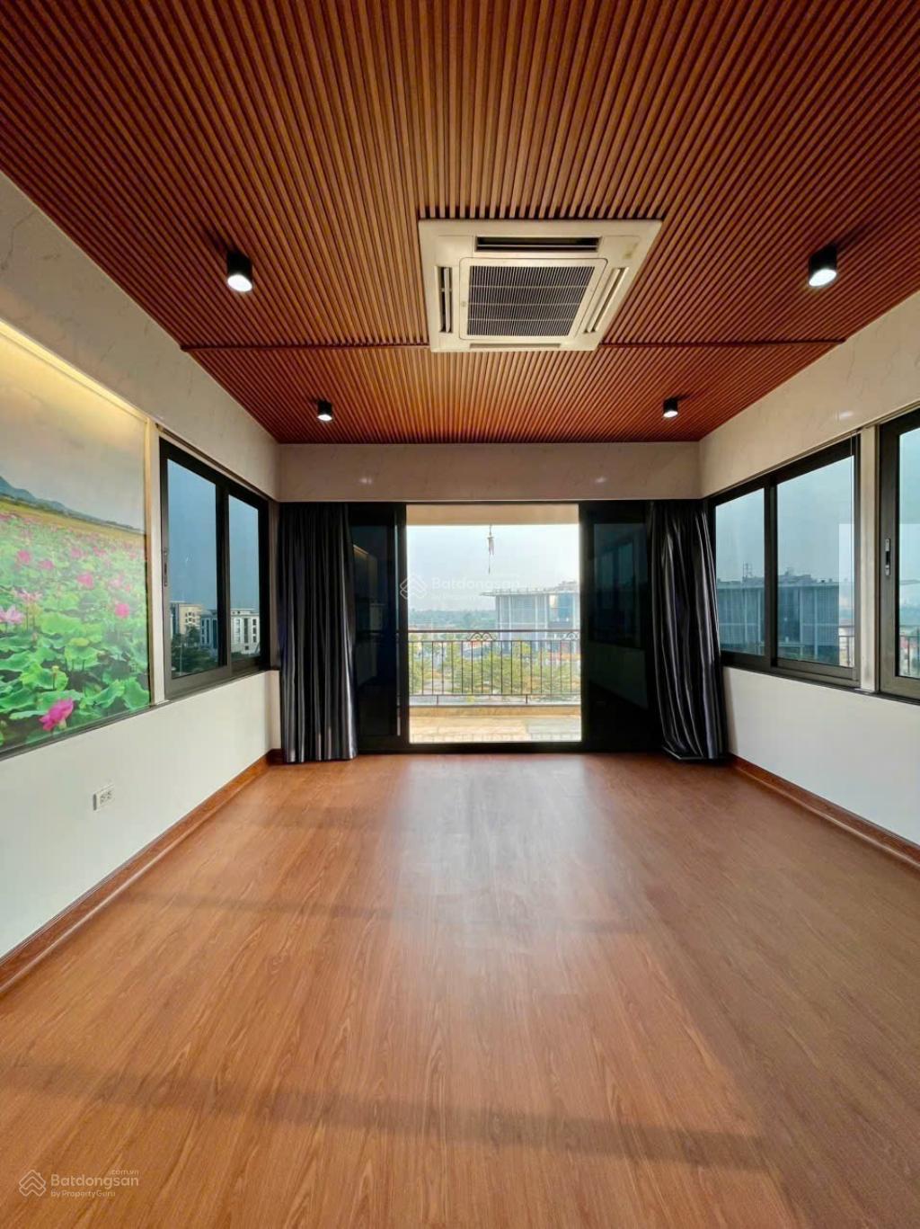 Bán nhà phân lô Xuân Phương, 5 tầng, ở sướng, vỉa hè, ô tô tránh, kinh doanh đỉnh sổ vuông đẹp