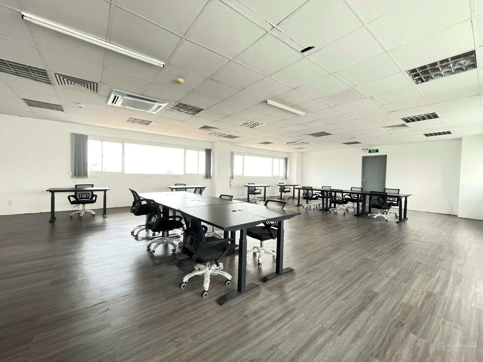 Cho thuê văn phòng sàn 140m2 full kính sáng - Đinh Bộ Lĩnh, Bình Thạnh