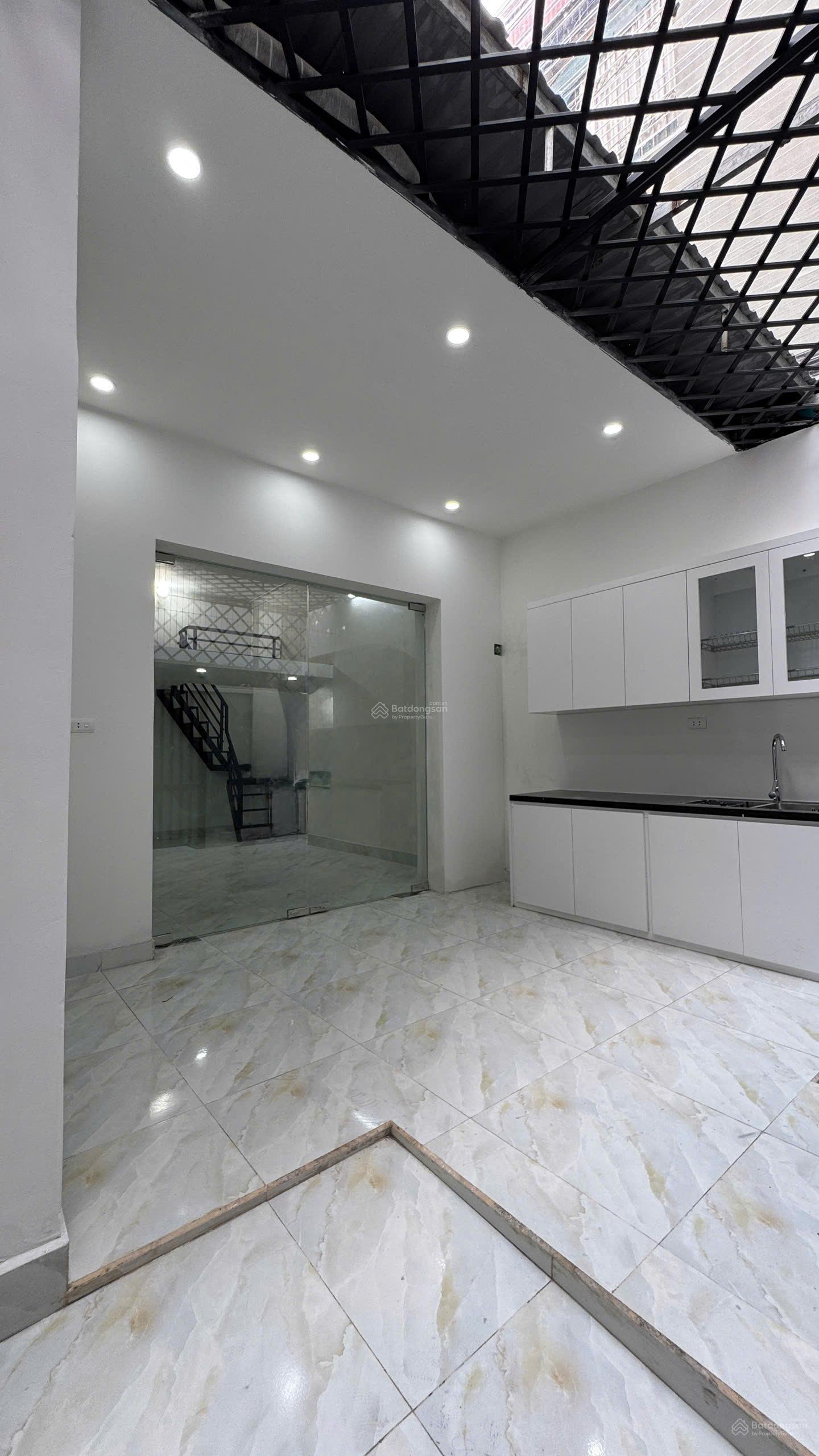 Bán NR đẹp tại Đội Cấn, 5,6 tỷ, 36m2, 2PN, 1WC, view đẹp