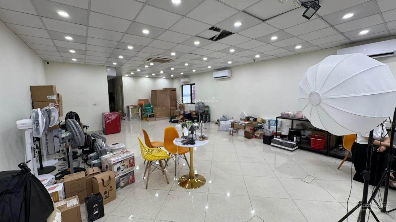 Bán nhà Lô Góc mặt phố Lạc Long Quân, Tây Hồ. DT 70m2, 7 tầng, MT 8m. Cho thuê 2tỷ/năm. Giá 52.8 tỷ