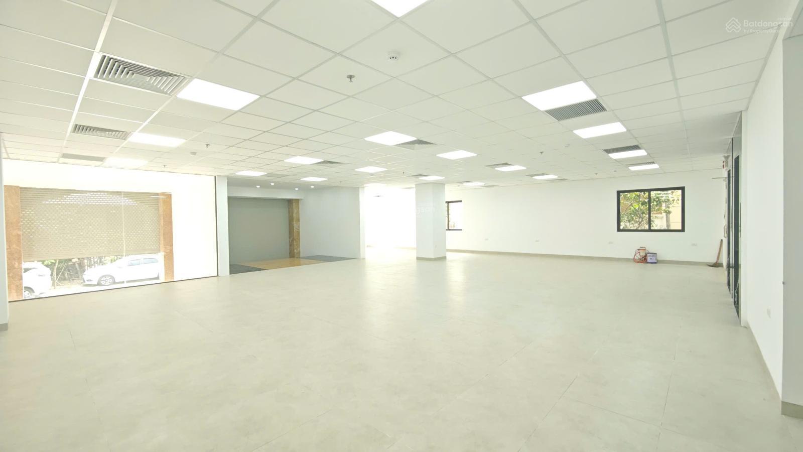 Cho thuê văn phòng Văn Tiến Dũng, Bắc Từ Liêm DT 200m2 giá 27 triệu/tháng