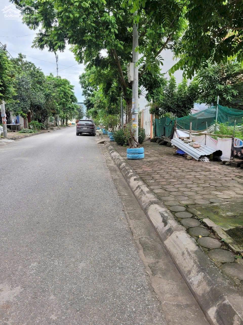 Cần bán lô góc 110m2, 2 mặt tiền gần trường đại học Quốc Gia Hà Nội, giá tốt Cần bán lô góc 110m2, 2 mặt tiền gần trường đại học Quốc Gia Hà Nội, giá tốt