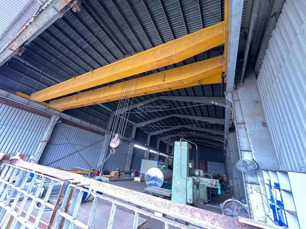 Kho xưởng đường XLHN - Trường Thọ - Thủ Đức. Đg cont 24/7. Bảo vệ cổng. 110k/m2 (TL)