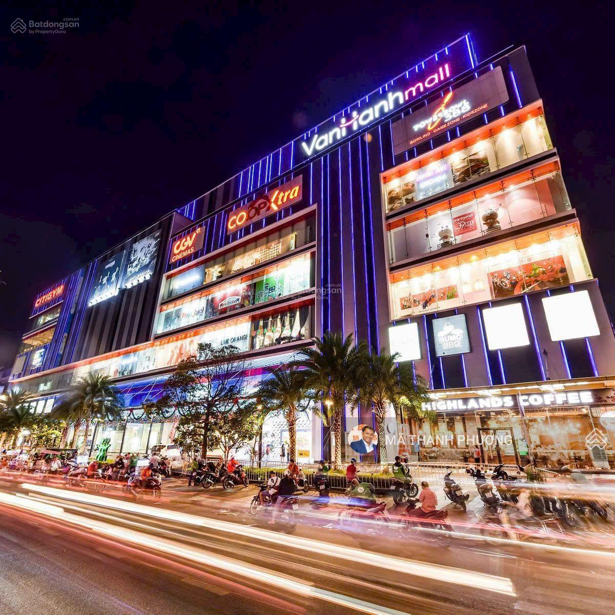 Cần cho thuê nhà 451 Sư Vạn Hạnh nhà gần hết HĐ. DT: 4,5 x 20m, 4 lầu. LH 0.0901 38 30 38 Trường