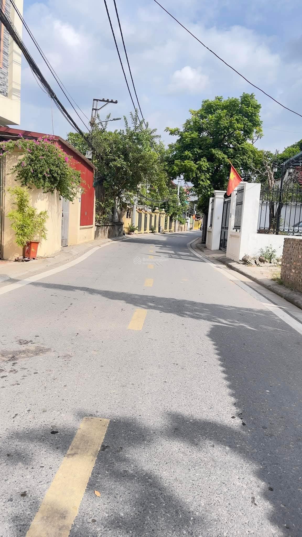 Bán 52m đất Đa Tốn đường xe tải thông gần Vin Gia Lâm giá tốt.