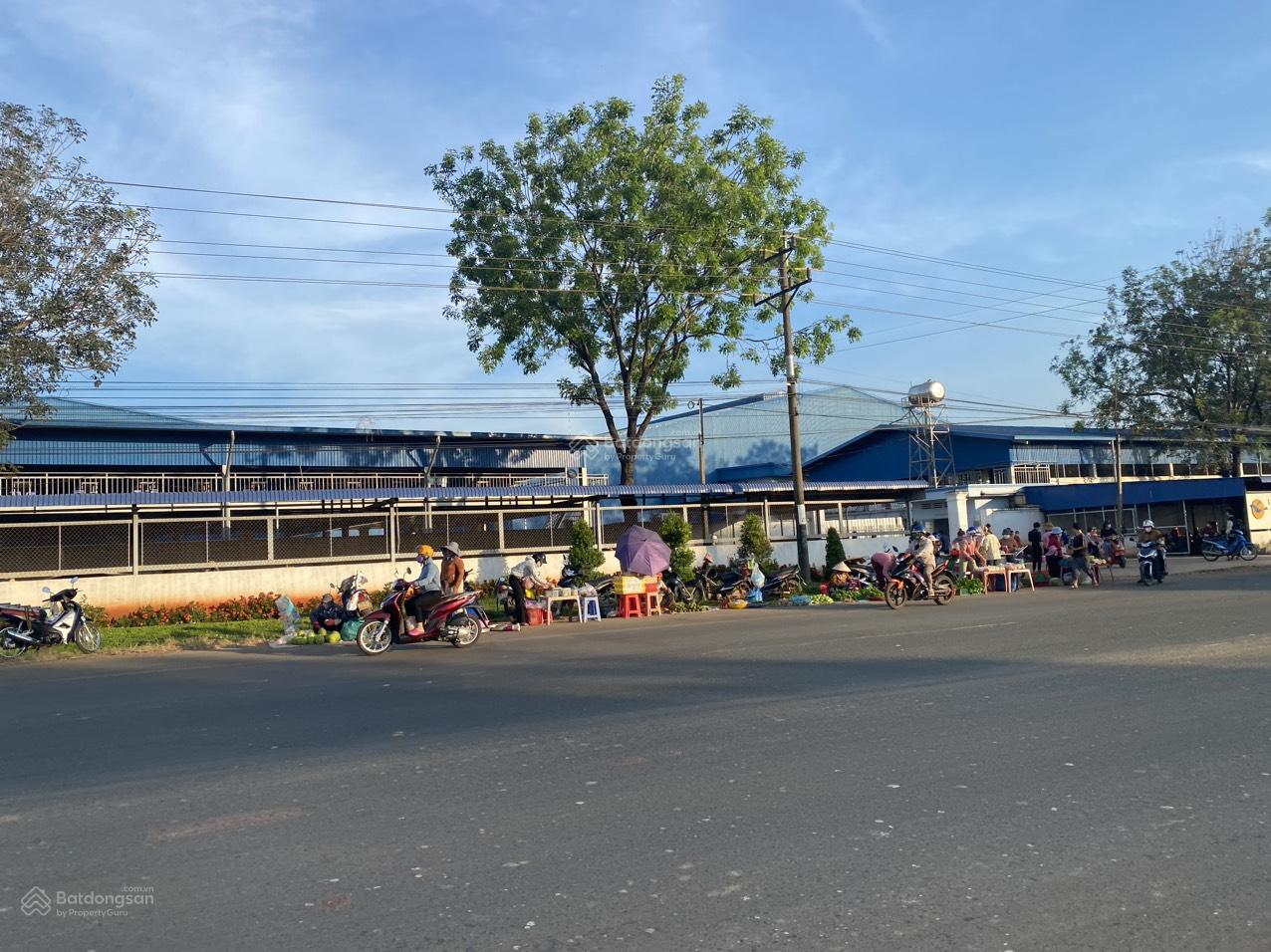 Cần tiền KD, bán mảnh thổ cư 201m2 gần QL13 ngay sau chợ dân đông, giá 160 triệu, sổ hồng riêng
