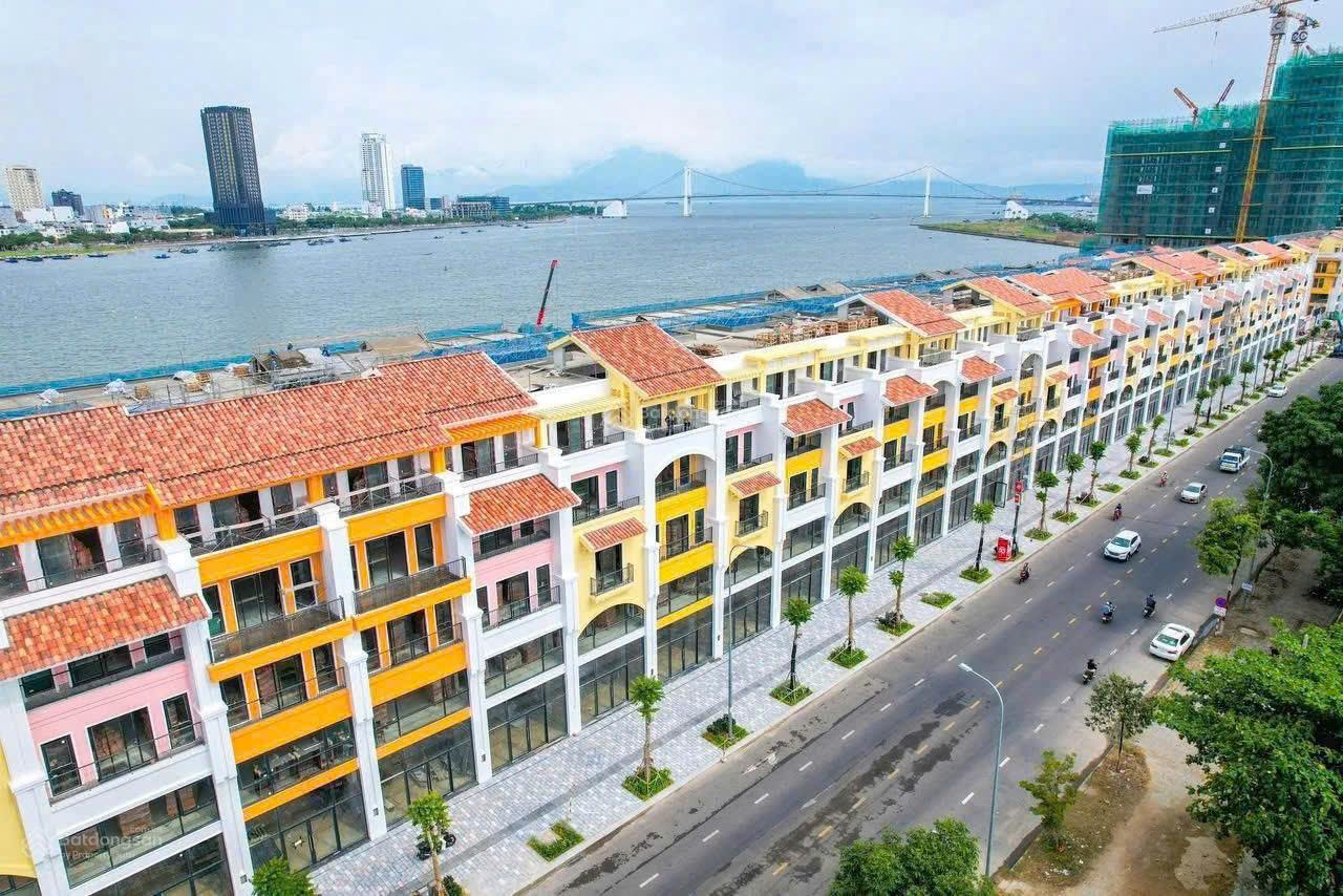 ĐỘC QUYỀN CĂN TOWNHOUSE 3 TẦNG - CĂN ĐẸP S284 PHÂN KHU SONATA - SUN SYMPHONY ĐÀ NẴNG