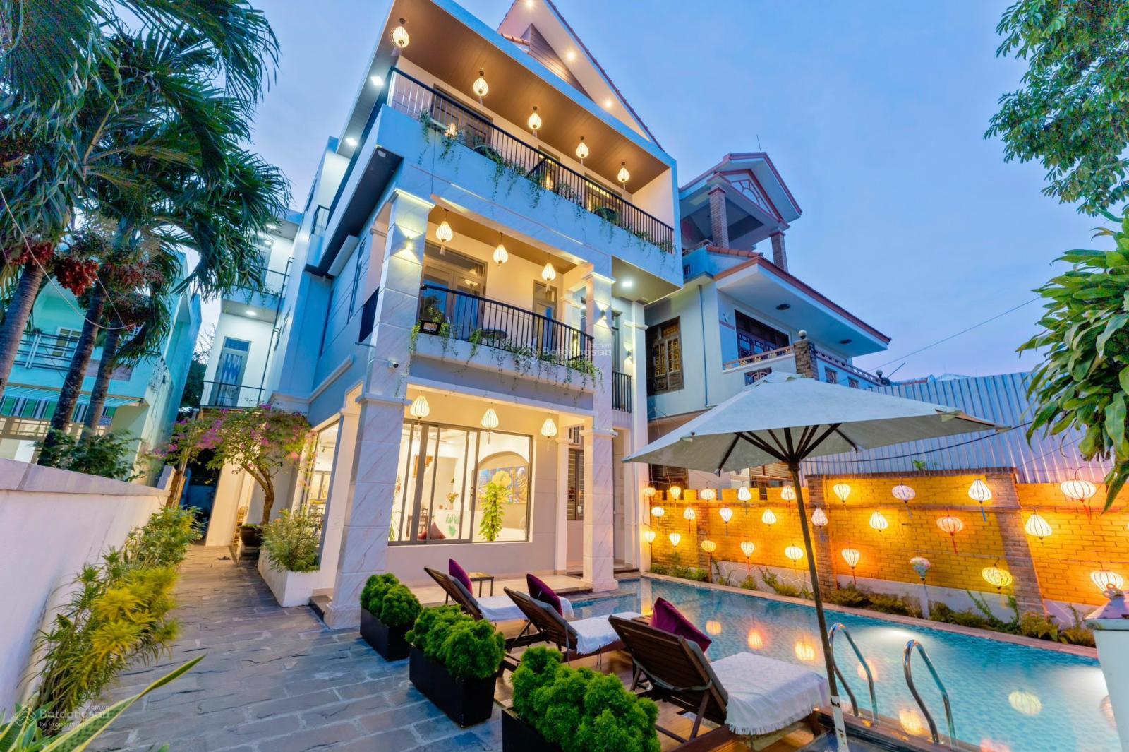 Villa trung tâm phố cổ Dt 271m2, 10P đang kinh doanh
