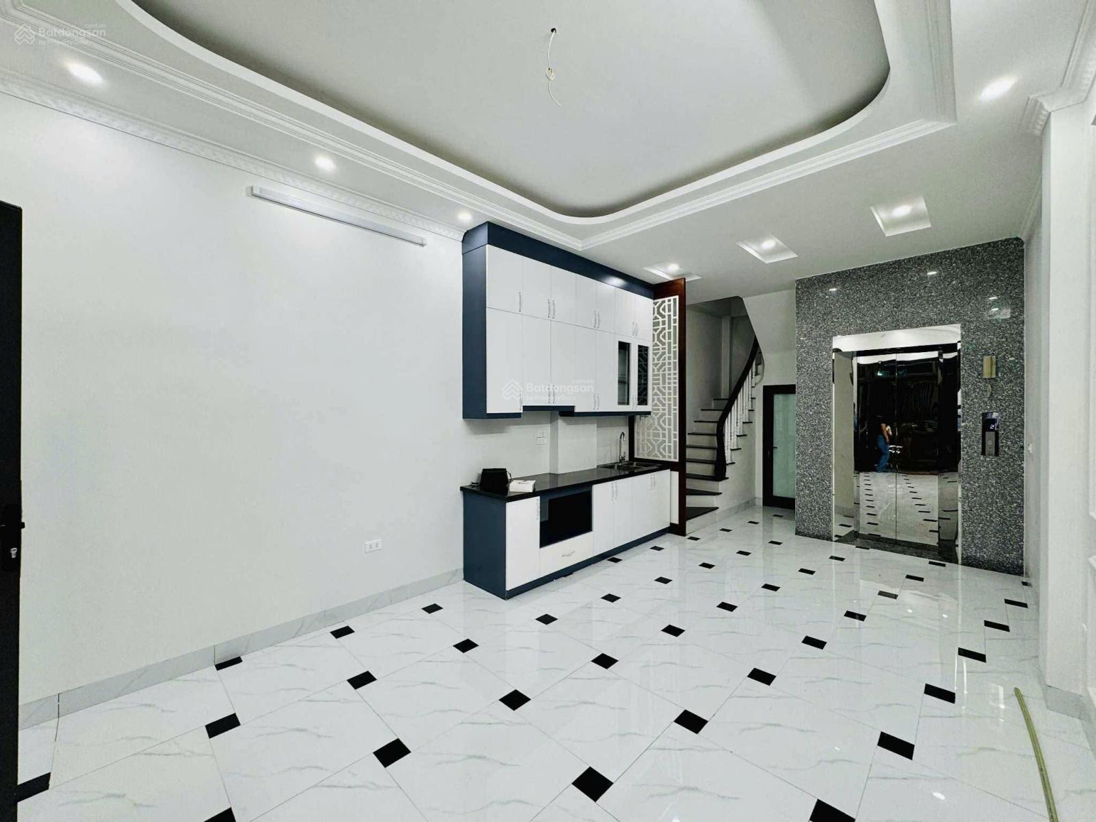 40m2*5T*9.78 tỷ, ngã 4 phố Đại La Trần Đại Nghĩa, HBT, 0985 818 ***