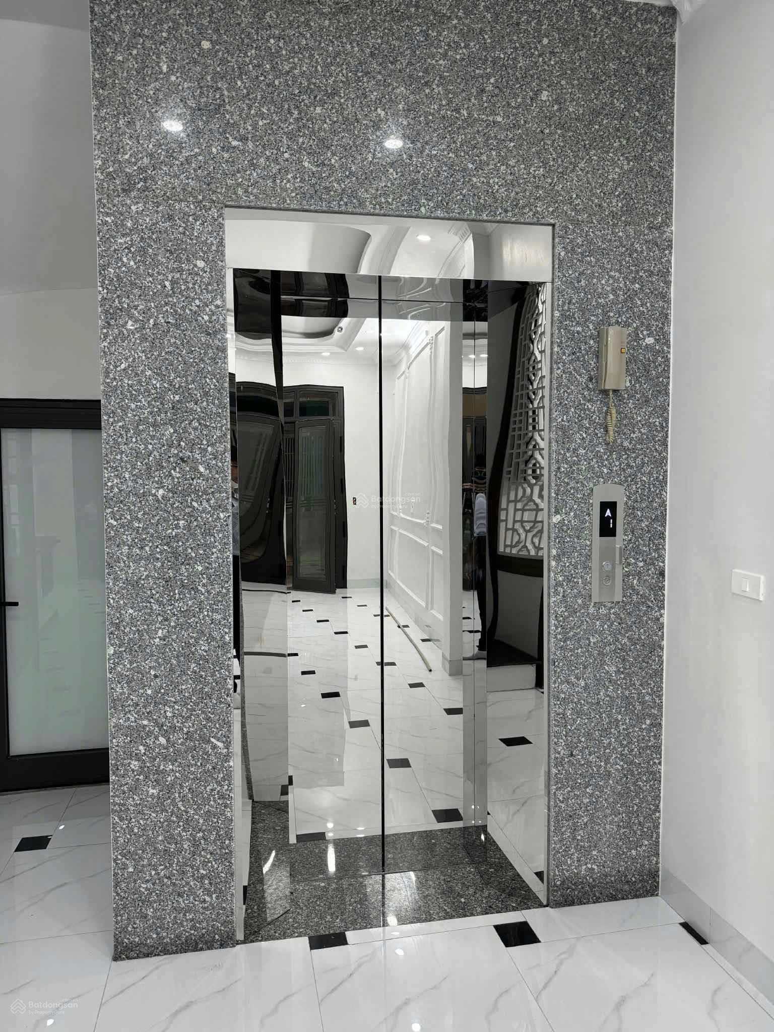 40m2*5T*9.78 tỷ, ngã 4 phố Đại La Trần Đại Nghĩa, HBT, 0985 818 *** 40m2*5T*9.78 tỷ, ngã 4 phố Đại La Trần Đại Nghĩa, HBT, 0985 818 ***