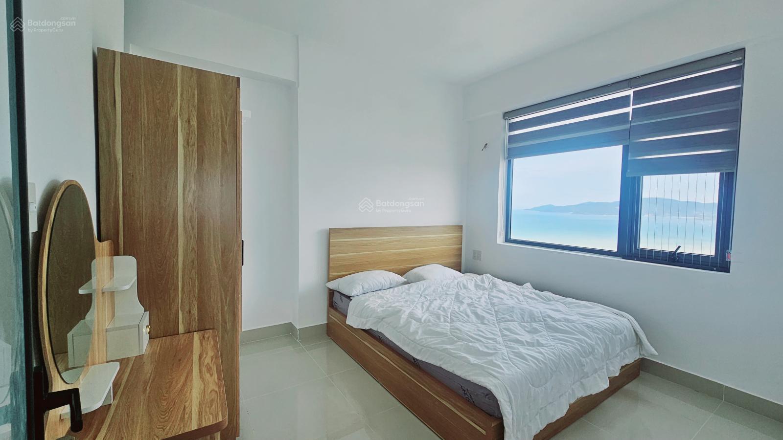 Bán căn góc view biển cực đẹp full nội thất cho thuê 12 - 14tr ngay TP Nha Trang