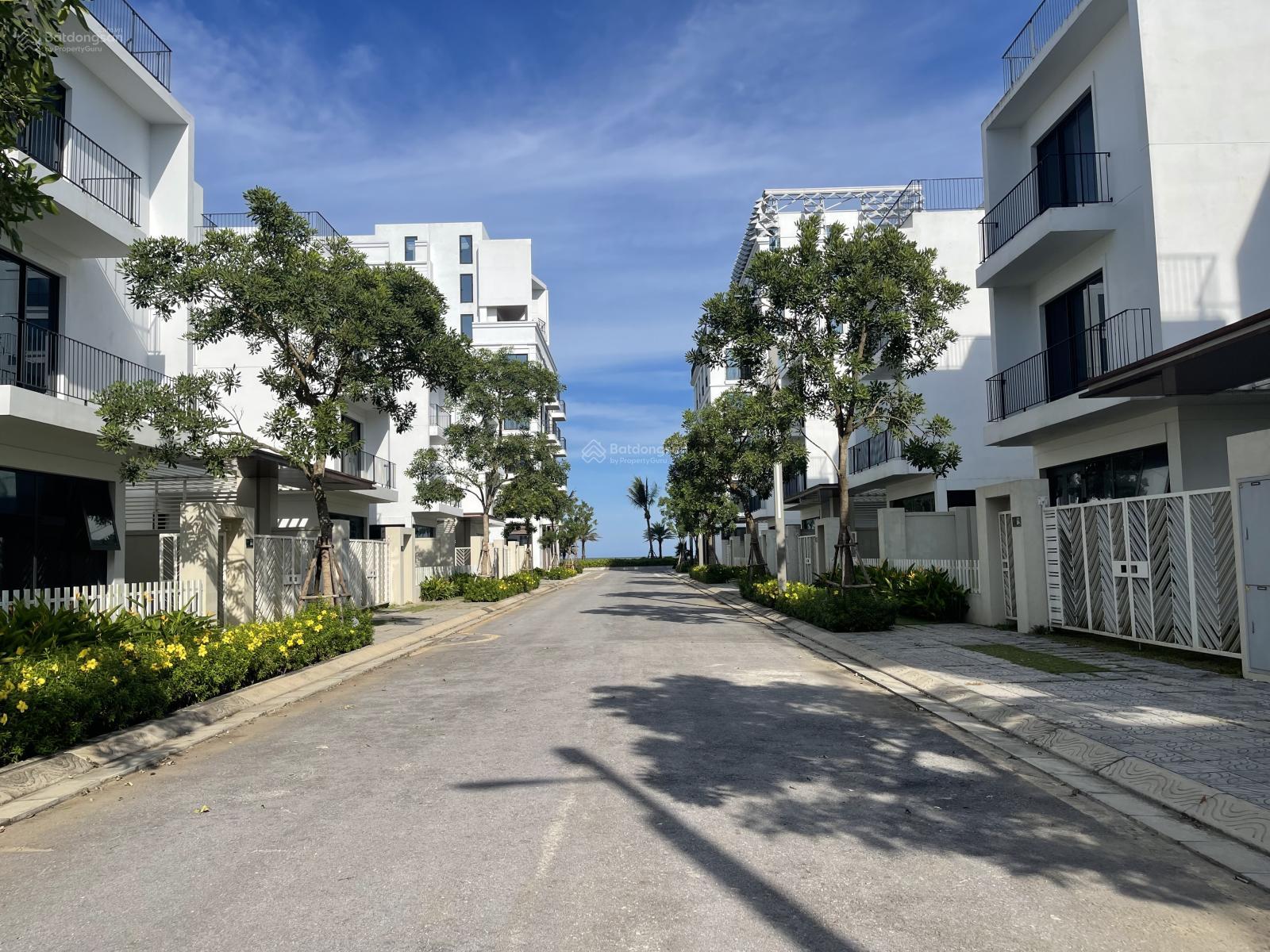 Biệt thự mặt biển Sầm Sơn. Giá 11 tỷ. Tặng 540tr, CK 10%. Sổ lâu dài sang tên ngay