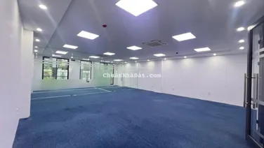 VP DT 110m2 giá 18tr/th phố Trần Thái Tông sàn đẹp hiếm