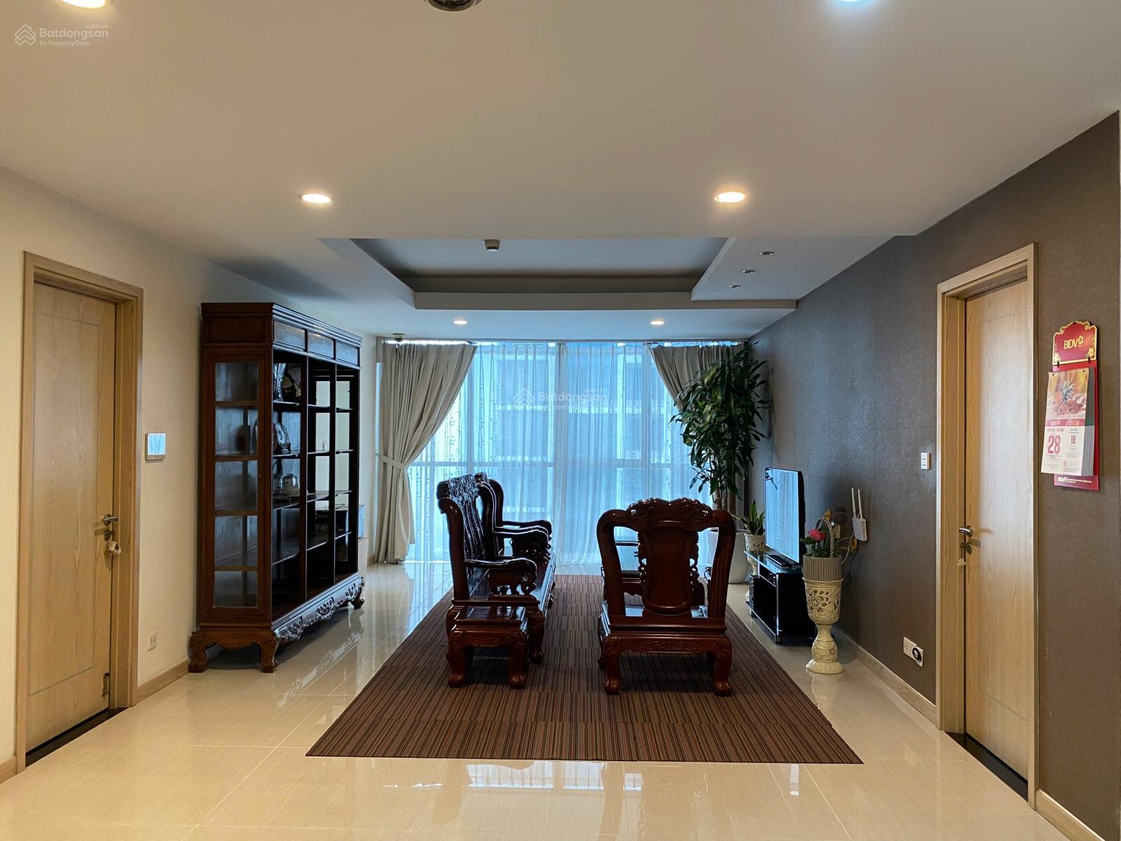 Chính chủ bán căn hộ diện tích 162m2, thiết kế 4PN, 3WC tại thăng long Number One, Cầu Giấy, Hà Nội