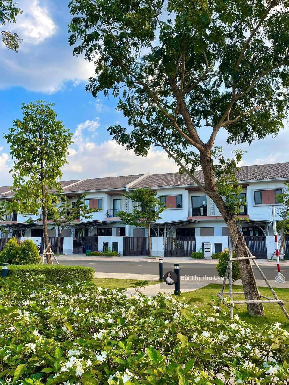 Duy nhất 1 căn nhà 2 tầng full sổ hồng  giá cực rẻ, chủ cần bán gấp!