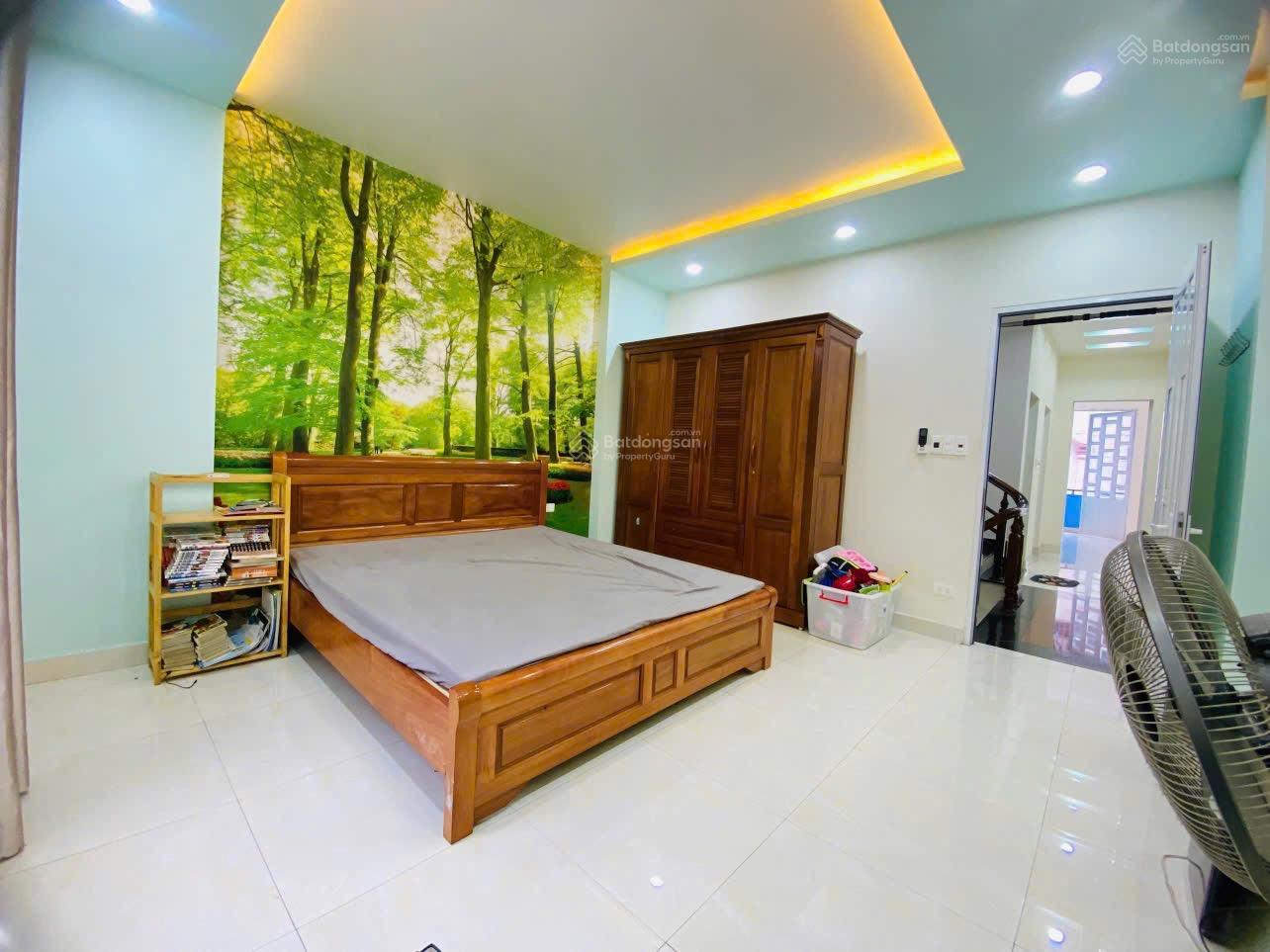 Chính chủ gửi bán nhà 3 tầng mặt đường tuyến 2 Hoàng Ngọc Phách