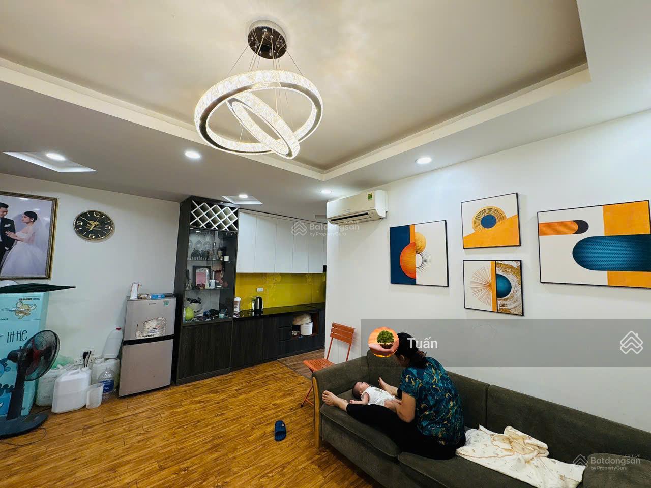 Ảnh sao nhà vậy! Bán căn trục đẹp 64m2 VP6 Linh Đàm giá tốt nhất tầng cao 2.6 tỷ, view hồ triệu đô