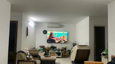 Bán gấp CHCC K35 Tân Mai - Hoàng Mai. DT: 80m2 2PN + 2WC. Giá: 5,65 tỷ. LH: 0964 835 ***